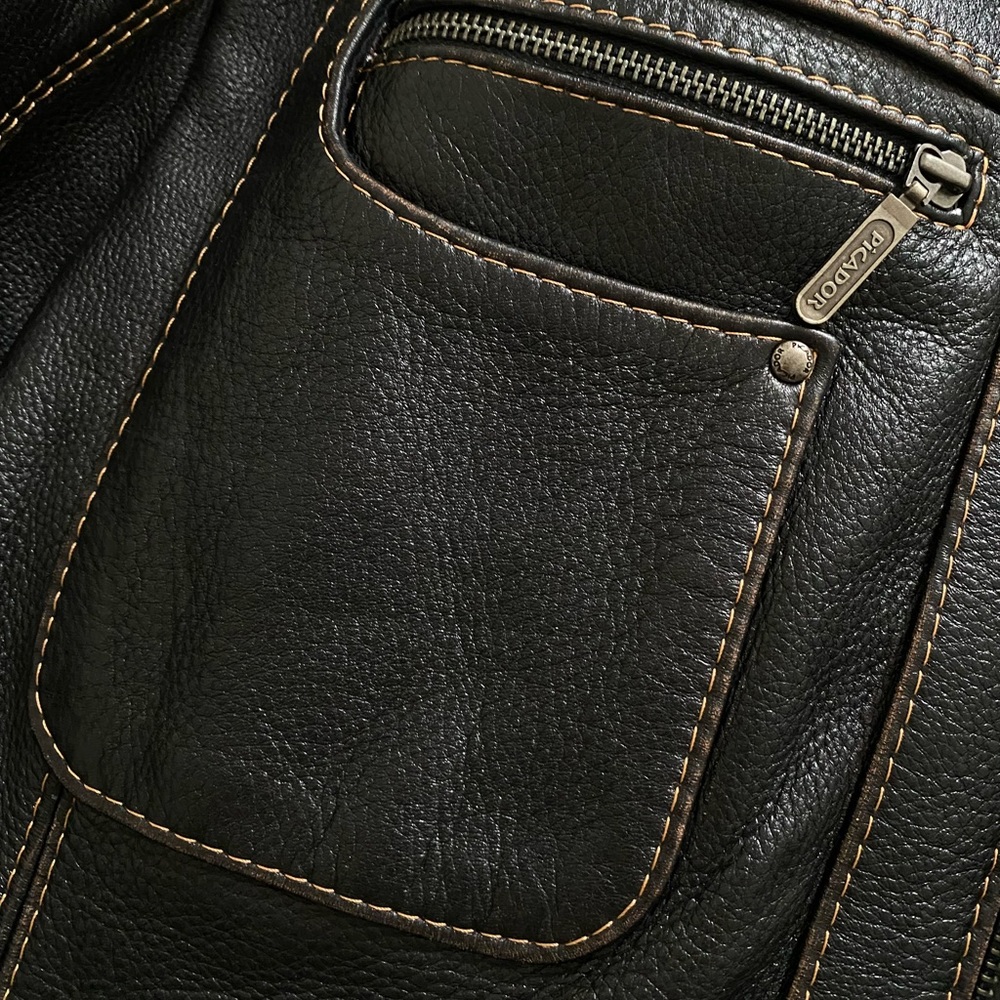 NEW real leather men’s jacket. Amazing quality.